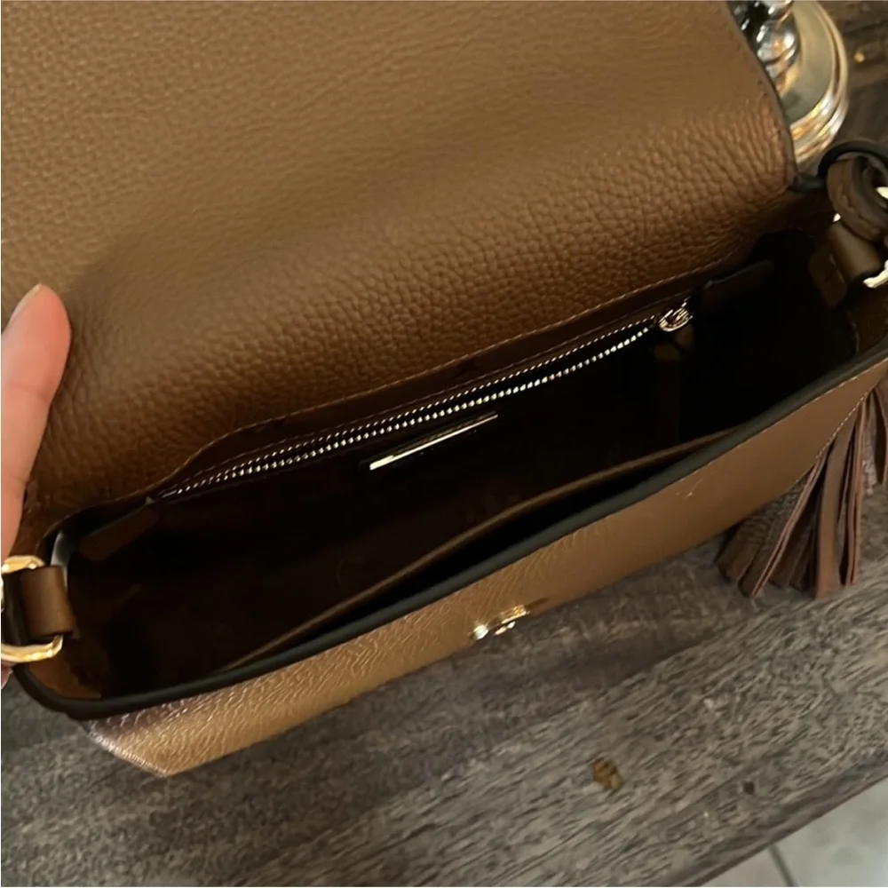 SOLD ‼️Tory Burch Thea crossbody - Picture 4 of 5